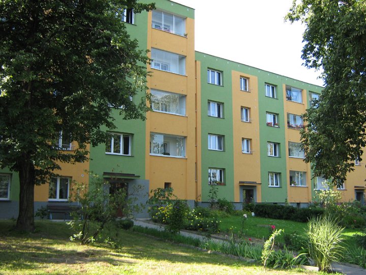 702_01.jpg